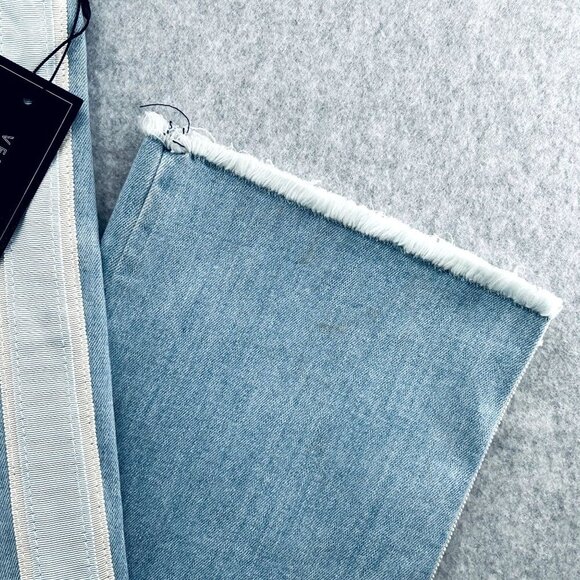 Veronica Beard Carly 11" Kick Flare Jeans Size 31 Tuxedo Stripe Air Wash Denim - Picture 4 of 15